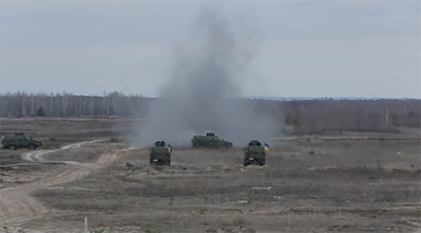Армия наращивает "железные мускулы": впервые в истории независимой Украины ВСУ приняли на вооружение уникальный бронеавтомобиль "Казак - 2" (кадры)
