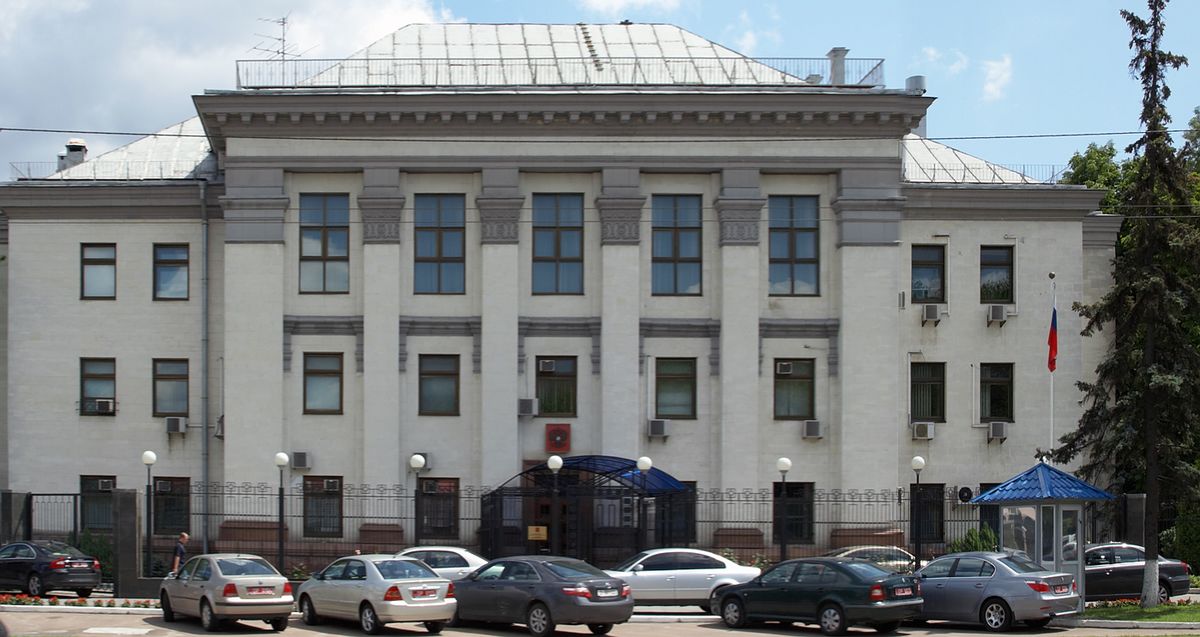 "Их тут теперь нет", - Киевсовет отобрал землю у Посольства РФ в Украине