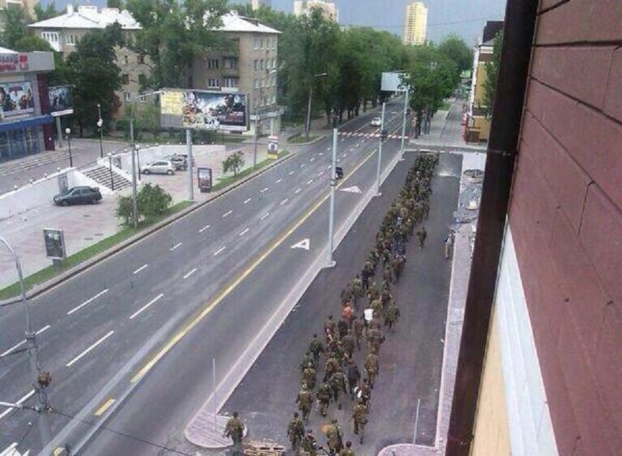 Уникальное фото вторжения боевиков Стрелкова в Донецк летом 2014-го "взорвало" соцсети