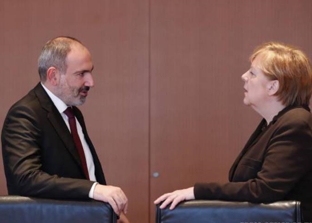 Премьер Армении обратился к Меркель из-за вмешательства Турции в Карабах
