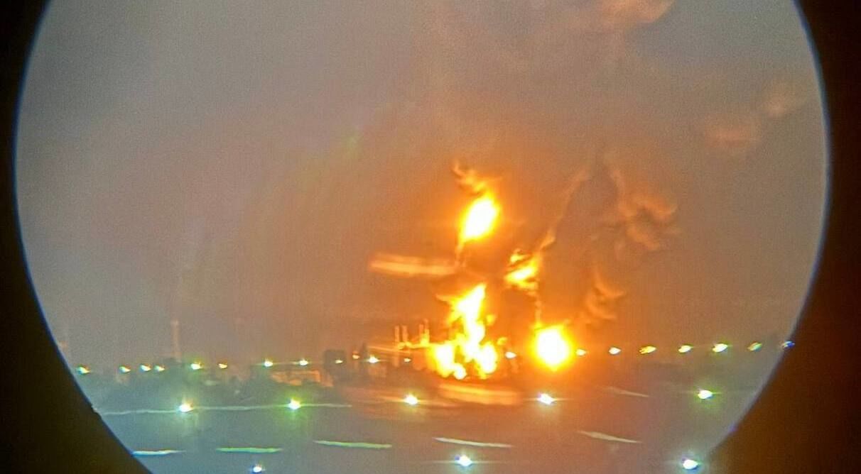 В России полыхает Новошахтинский нефтеналивной терминал, атакованный украинскими БпЛА