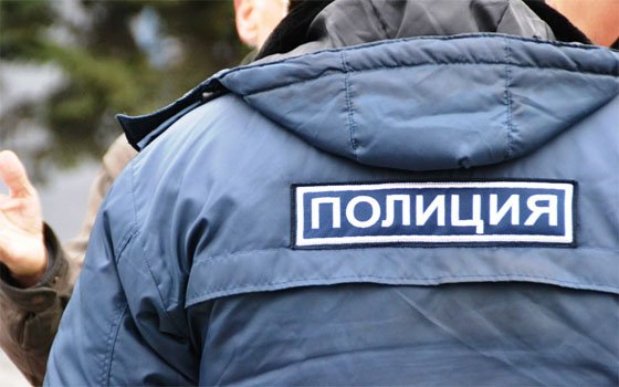 В Москве полицейский-лудоман покалечил женщину и отобрал в кредитной конторе более 60 тысяч рублей