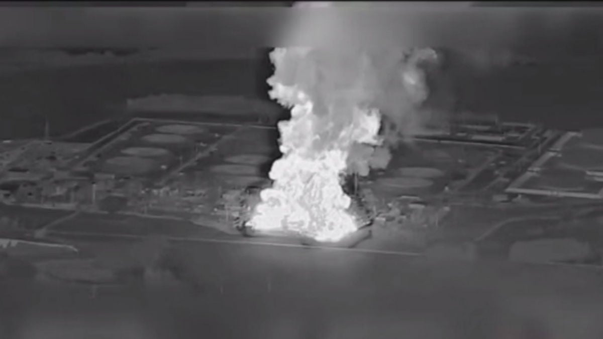 ​Добили до конца, последние три насосные горят: беспилотные системы ВСУ повторно атаковали НПС "Унеча"