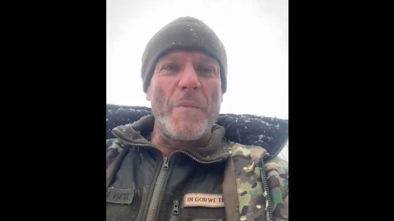Медик из ЮАР и Британии обратился к Западу: "Украину уничтожают, а вы смотрите на это. Мне стыдно"