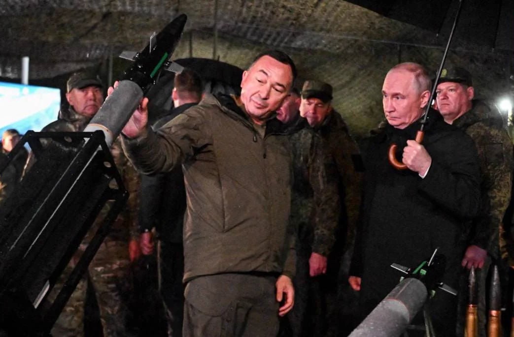 Путин возле Казахстана провел военные учения по созданию "зоны безопасности на сопредельной территории"