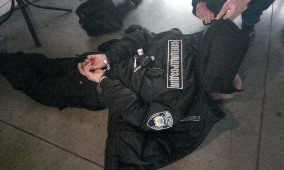 В Киеве задержали гражданина РФ с гранатами и "холодным оружием" - россиянин планировал совершить теракт: в СБУ рассказали шокирующие подробности. Кадры 