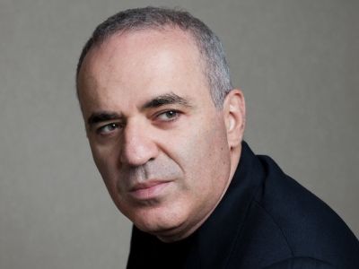 Каспаров объяснил, чем Путин похож на Гитлера