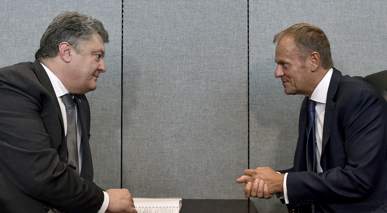 Порошенко побеседовал с Туском: президент и европолитик обсудили развертывание миротворческой операции ООН на оккупированной части Донбасса