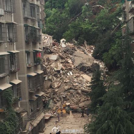 ​Девятиэтажное здание рухнуло в Китае. Под завалами 5 человек