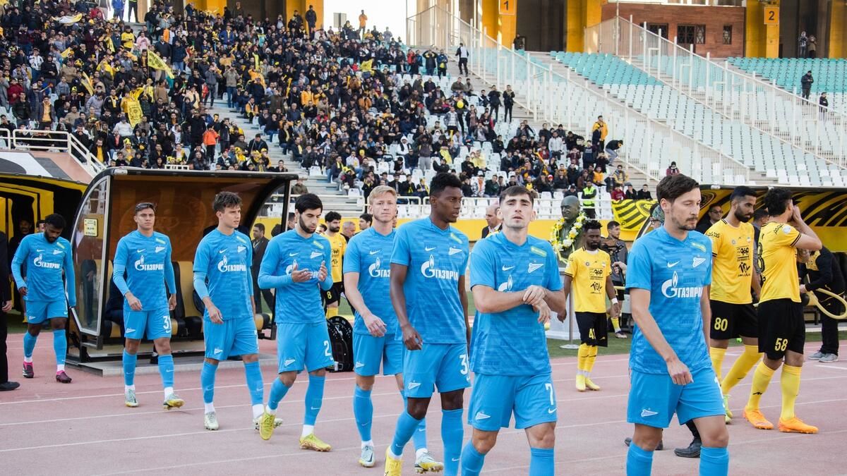 В Иране болельщики на игре с российским "Зенитом" устроили перформанс в поддержку Украины 