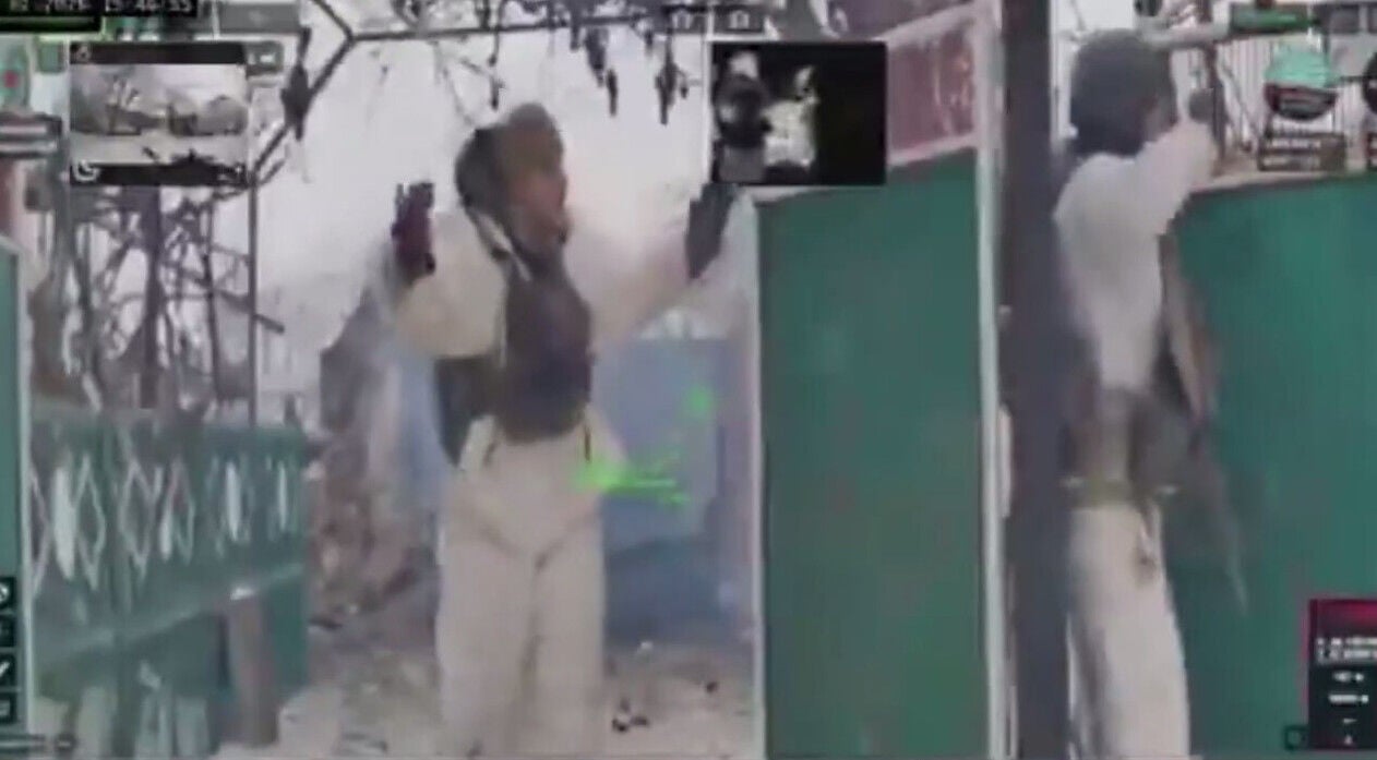 Российские оккупанты сдались в плен роботу ВСУ – в Сети показали видео операции