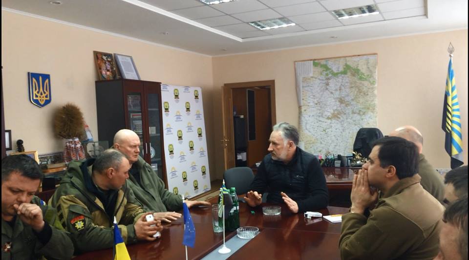 "Подумайте, это очень серьезно", - глава Донецкой ОВГА Жебривский встретился с Семенченко и указал серьезную проблему, к которой может привести блокада ОРДЛО
