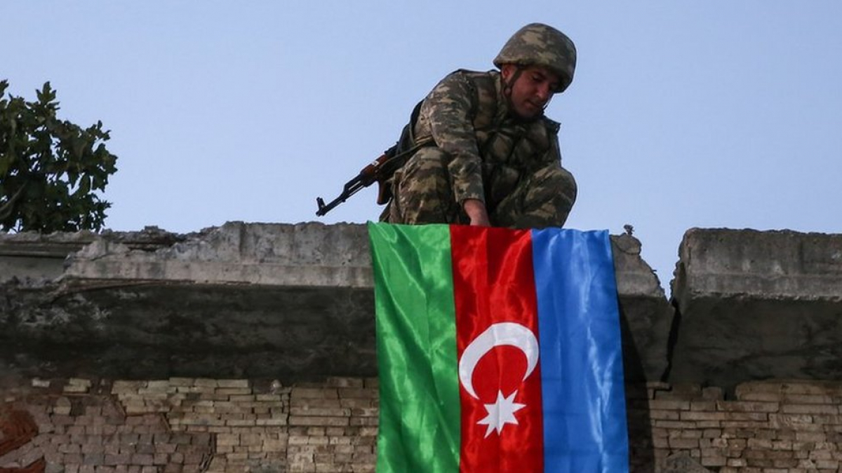 Азербайджанцы возвращаются в Лачин впервые за 28 лет - кадры отправления колонны военных