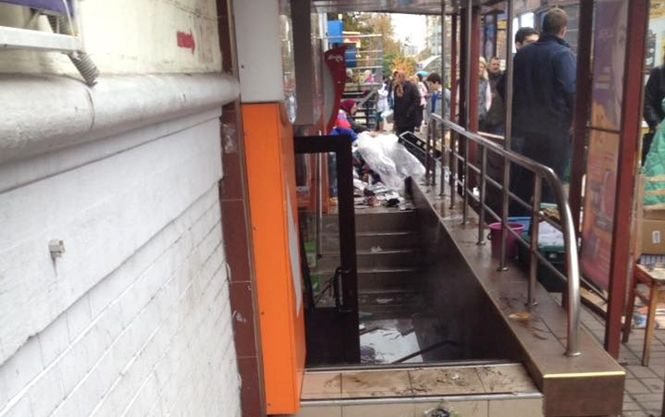 В киевском магазине прорвало трубу отопления: три женщины едва не сварились в кипятке