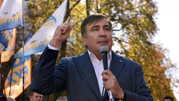 СМИ: Михаил Саакашвили прибыл к стенам Верховной Рады и лично возглавил митинг оппозиционных сил - появились первые кадры