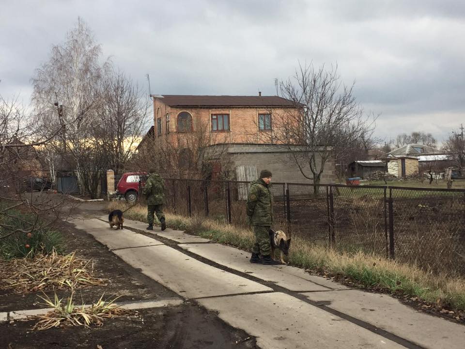 В Донецкой области найдена мертвой целая семья: убийцы пытали своих жертв и бросили их умирать со связанными руками - шокирующие подробности и кадры