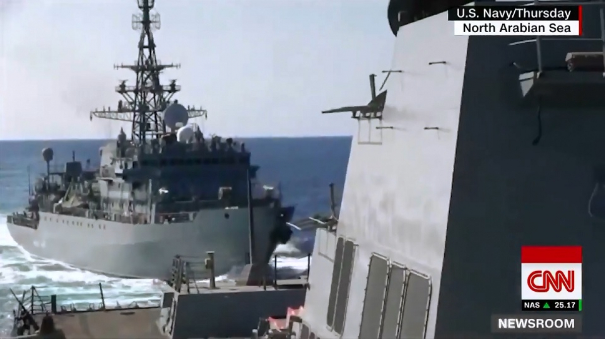 Эсминец USS Farragut ВМФ США мог вступить в бой с кораблем РФ "Иван Хурс": детали инцидента