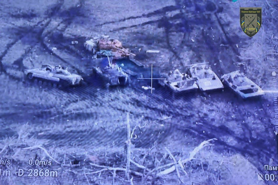 "Догорают три танка и две бехи", - ВСУ перемололи оккупантов РФ под Бахмутом