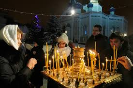Торжественное богослужение началось во Владимирском соборе 