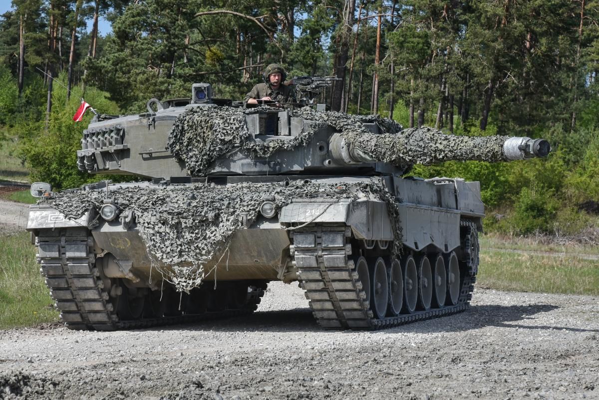 Польша готова передать Украине свой запас танков Leopard: названы условия