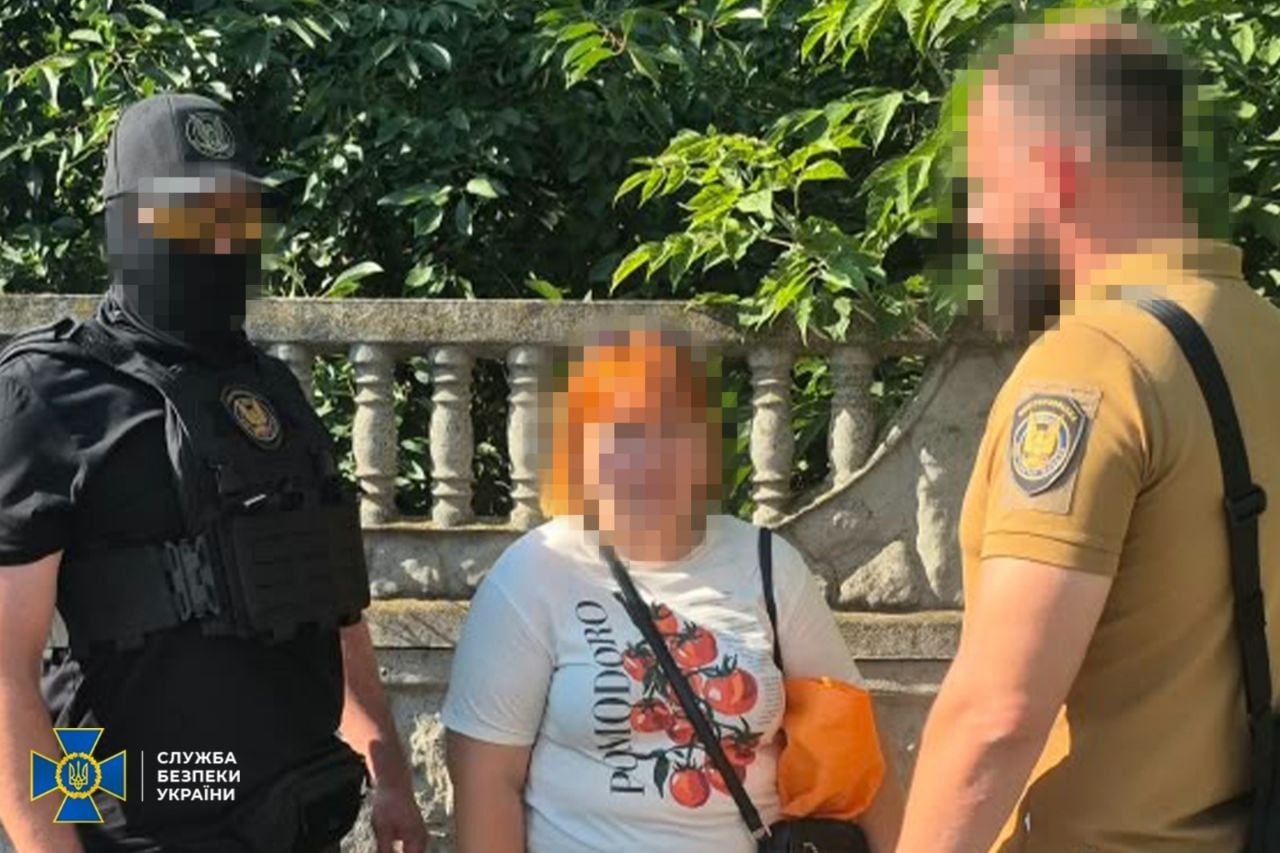 СБУ пресекла деятельность наводчицы ударов РФ по энергетическим и военным объектам в двух областях