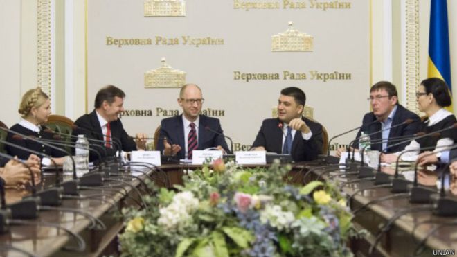 Эксперты рассказали, какой будет новая коалиция и чем грозит Порошенко роспуск Верховной Рады