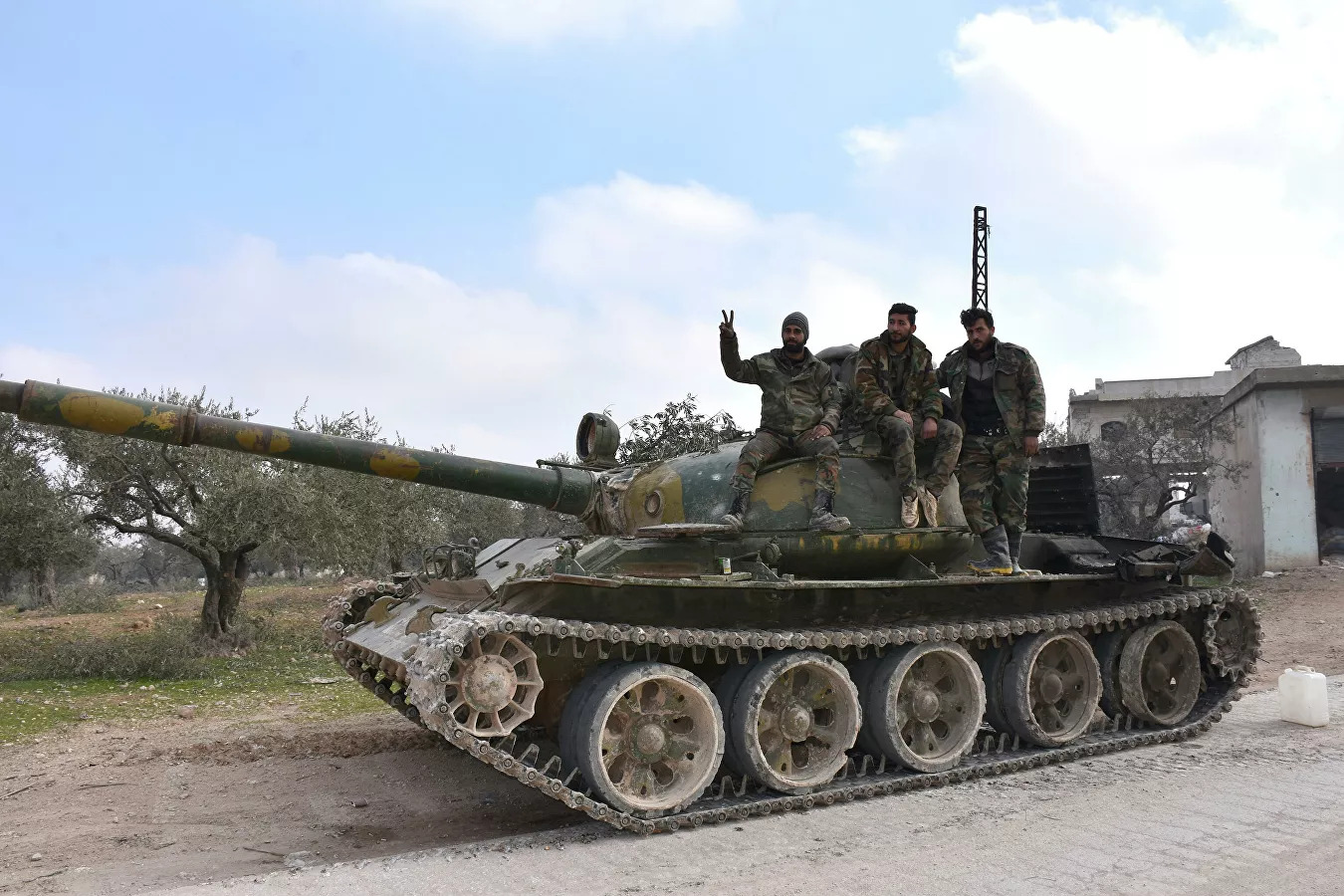 Турция и повстанцы отбили Серакиб обратно, заставив бежать войска Асада с российскими советниками 