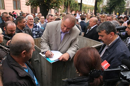 Украина в огне неуправляемого хаоса