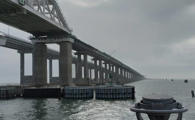Метаморфозы Крымского моста показали на фото в Сети: во что оккупанты превратили скандальную постройку