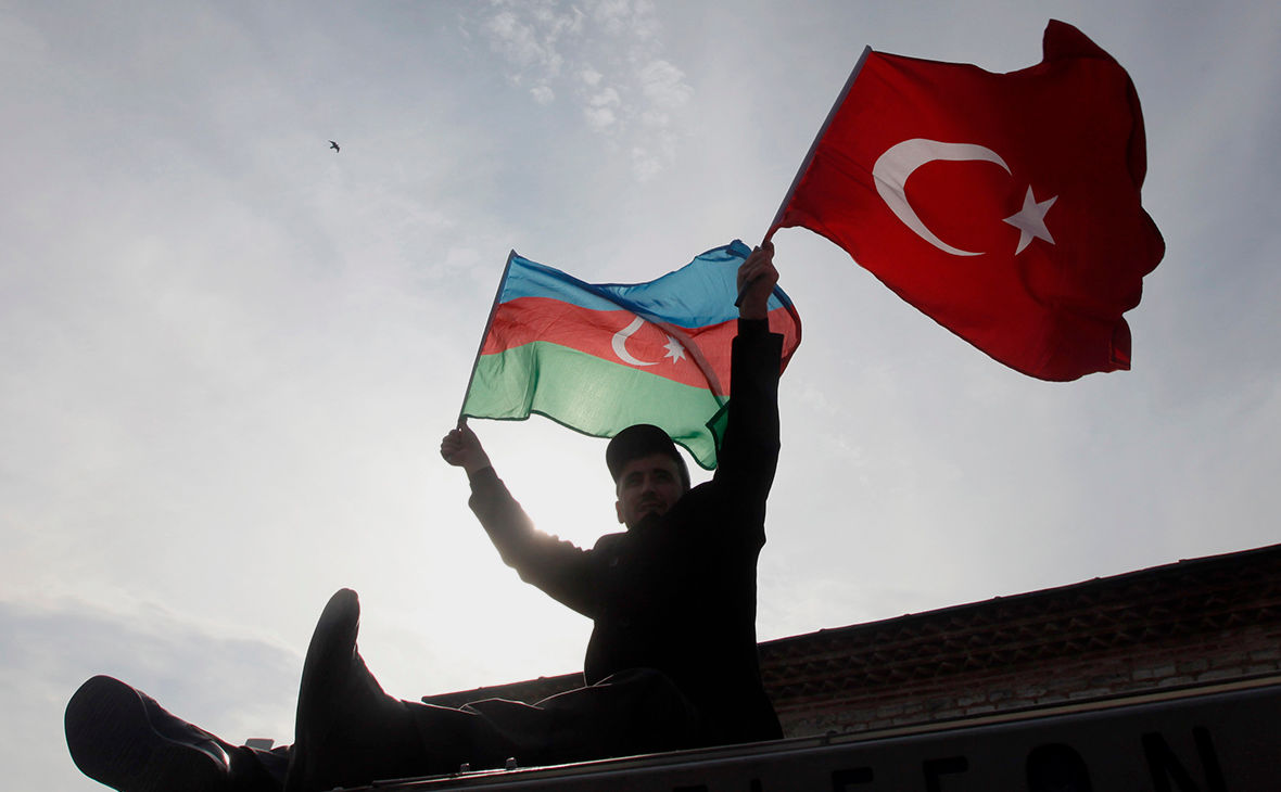 "Алиев допустил историческую ошибку", - в Азербайджане требуют борьбы с пятой колонной РФ
