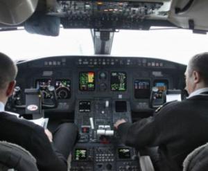Для авиаперевозок власти Австралии вводят правило "двух человек в кабине пилота"