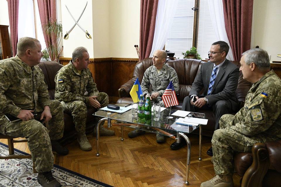 ​Американские военные помогут Украине организовать защиту складов ВСУ от диверсий агрессора: Муженко активно договаривается с США