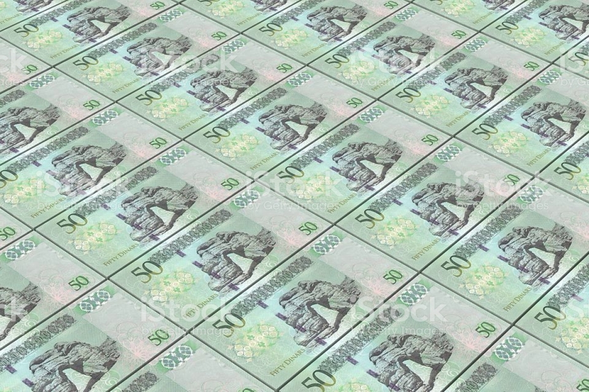 Госдеп обещает Кремлю последствия - РФ напечатала Хафтару поддельной валюты на $1,1 млрд