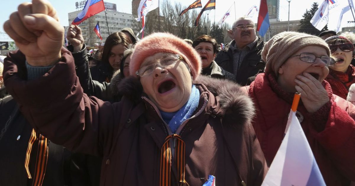 Крик души из Донецка: "Нищие пенсионеры едят куриные пупки с рынка, а "элита" гуляет в ресторанах на бульваре Пушкина. Нас возвращают в СССР"