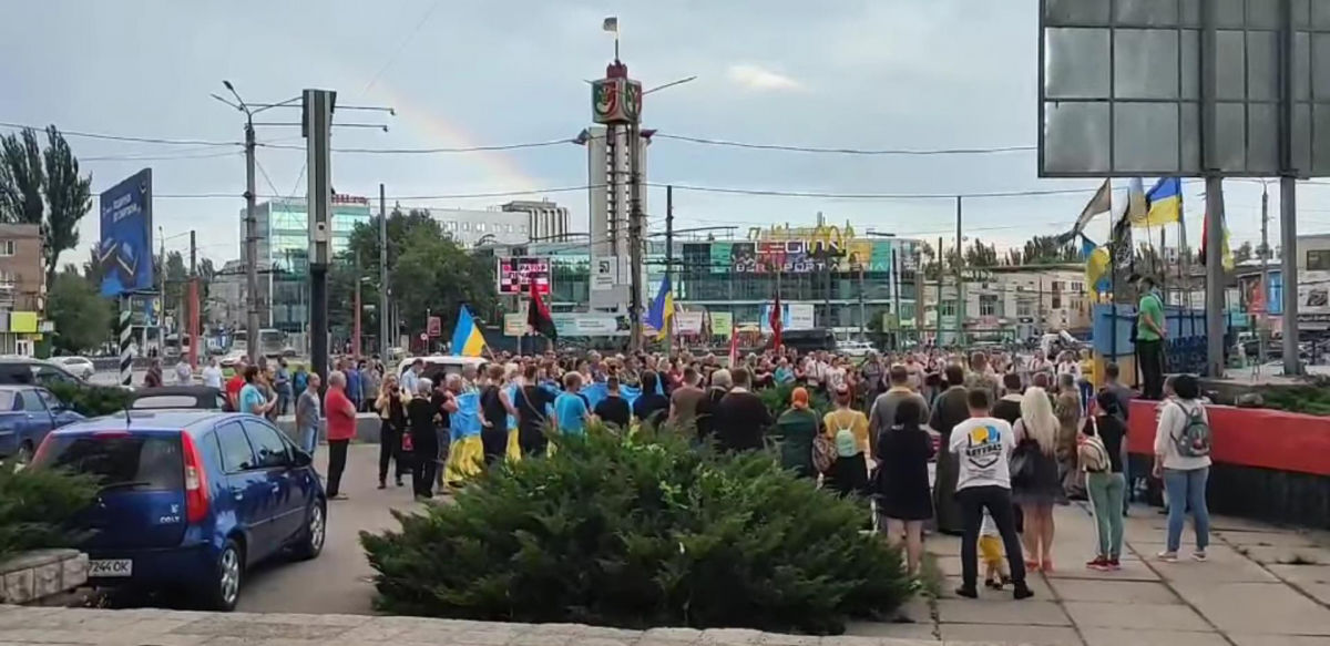 Катастрофа Ил-76 под Луганском: на Днепропетровщине во время панихиды взошло солнце 