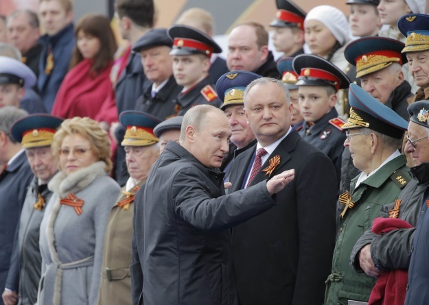​"В мире не было и не будет силы, которая сможет поработить Россию", - Путин выступил в "пламенной" речью на "параде победы" в Москве
