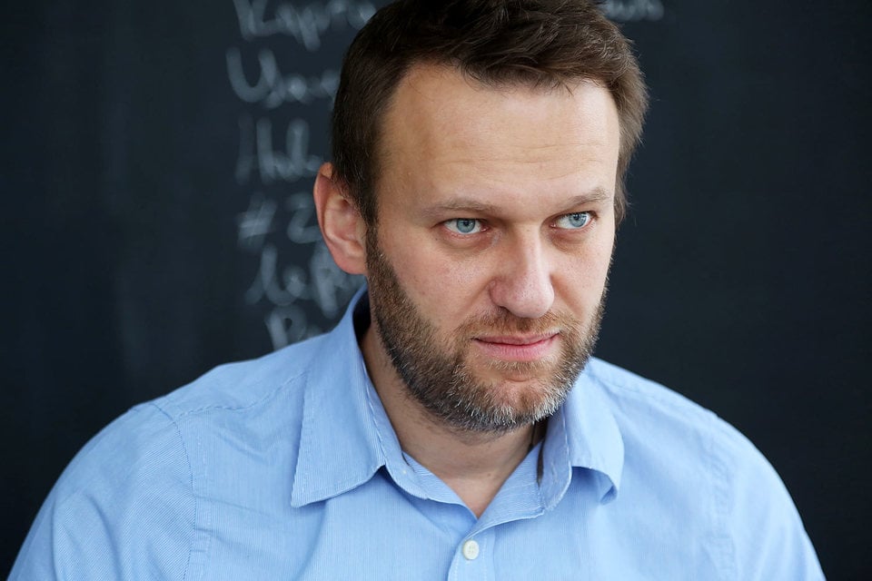 Антиконституционные действия Кремля: полиция пытается "повесить" на Навального сразу 2 статьи, чтобы оправдать его незаконный арест