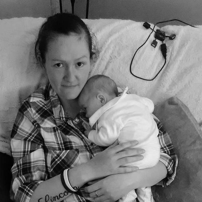 Молодая мать опубликовала в соцсети последнее фото с маленькой дочкой, а через 24 часа была зверски убита мужем - кадры