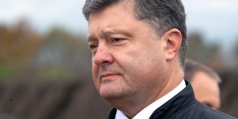 Петр Порошенко поручил начать восстановление инфраструктуры в освобожденных от ополченцев городах