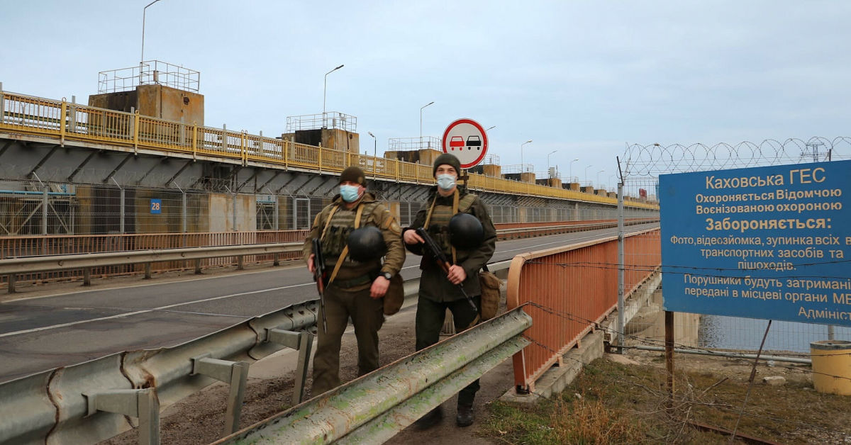Оккупанты захватили Северо-Крымский канал и Каховскую ГЭС
