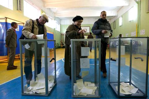 Россия скрыла присутствие своих наблюдателей на выборах в Украине