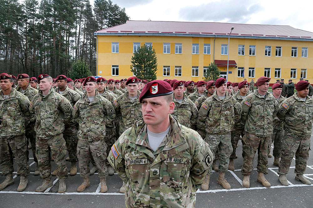Западные политики: почему США не поставляют Украине оружие, зачем тренируют ВСУ и говорят о Минских соглашениях