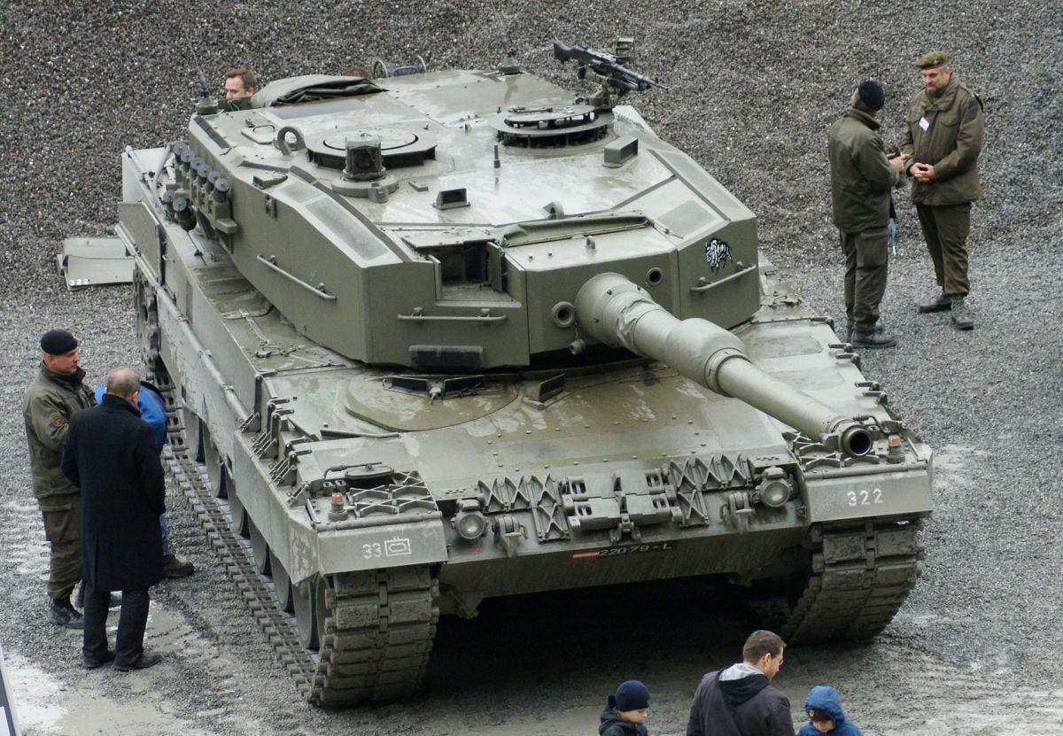 "Германия не будет возражать", - Бербок об отправке Leopard из Польши в Украину