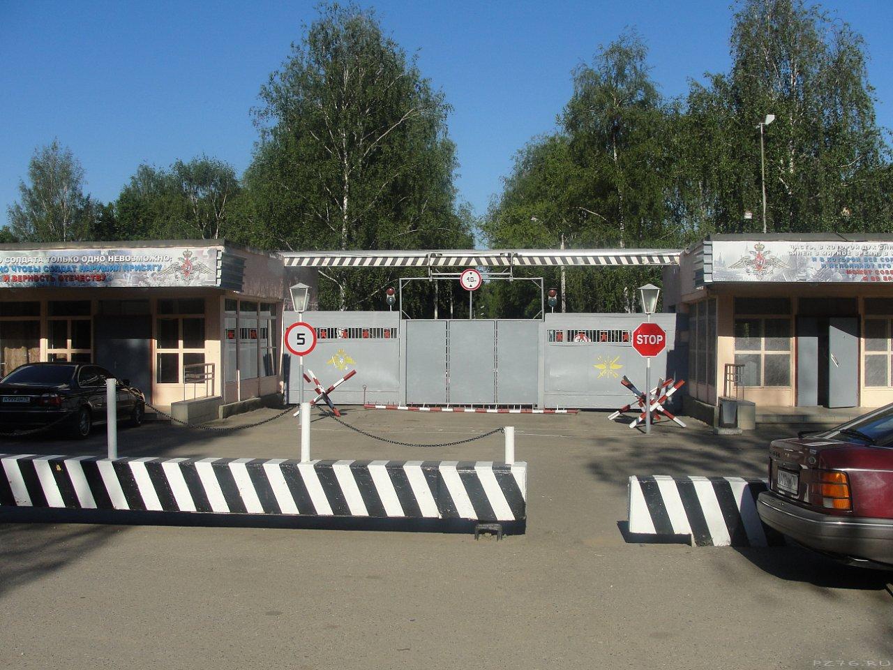 В России неизвестный напал на воинскую часть: один из рядовых находится при смерти, украдено два автомата