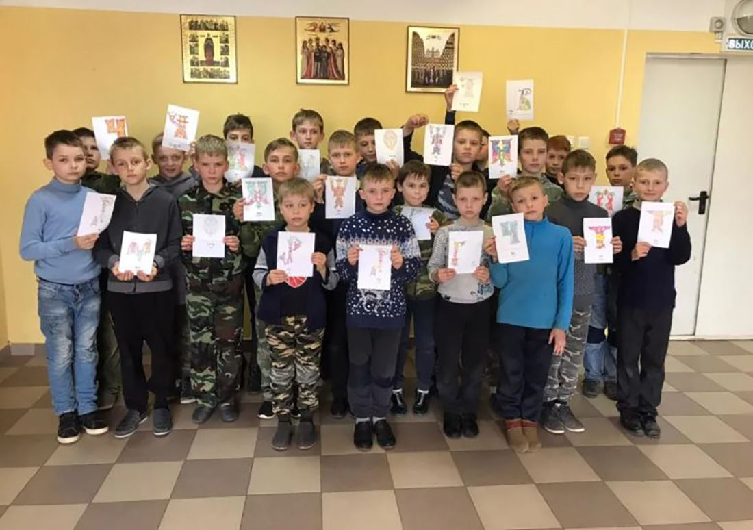 В РФ в школе при монастыре воспитывают "воинов Христовых", готовых умереть за Россию