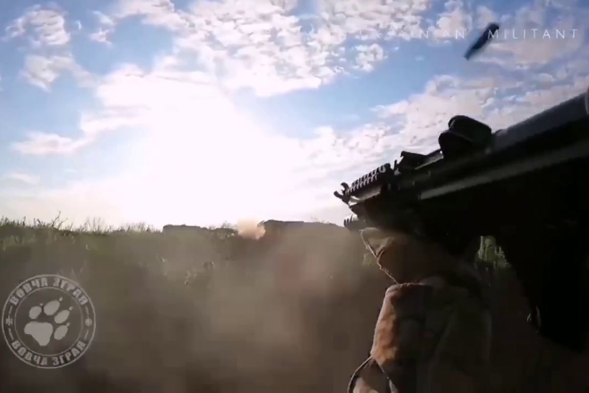 ​"Парилка, пацаны", - ВСУ показали штурм позиций армии Путина от первого лица