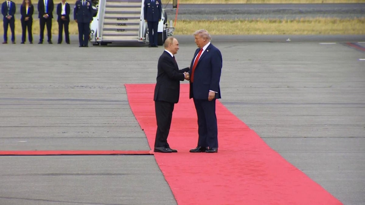 Путину на встрече с Трампом задали прямой вопрос об убийствах украинцев: как отреагировал диктатор