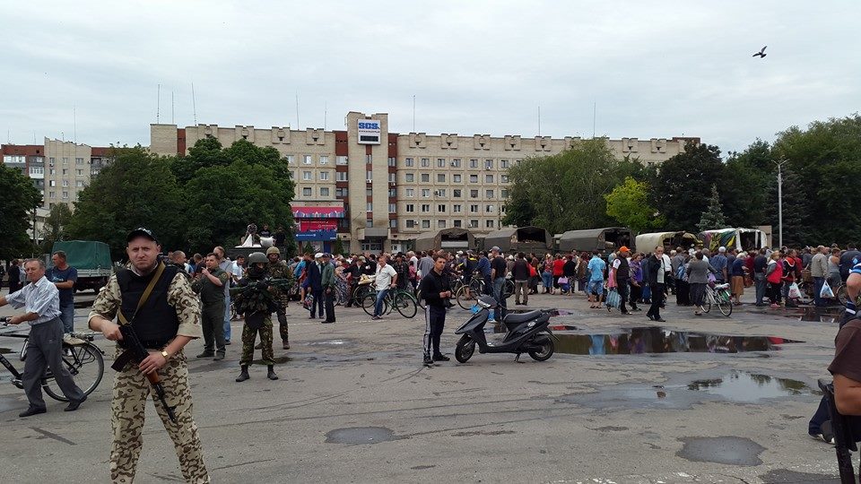 Славянск новости последнего часа. Славянск Донецкая область. Жители Славянска. Население города Славянск Украина. Население Славянска Донецкой.