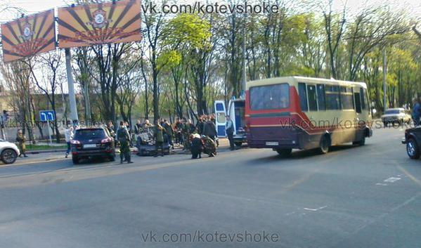 В Донецке пьяный сепаратист на «Жигулях» влетел в Hyundai, а потом прострелил ногу водителю. Фото