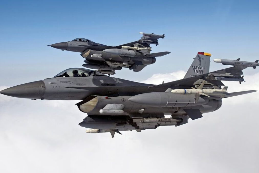 ​Первая партия F-16 прибудет в Украину до конца года - ISW